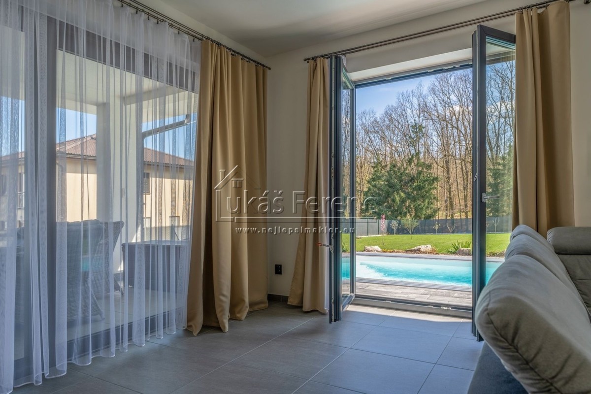 Prodej domu 221 m², pozemek 1950 m²