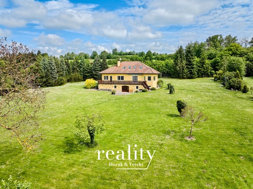 Prodaný dům 322 m², pozemek 9361 m²