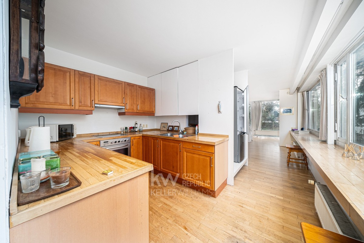 Prodej vily 747 m², pozemek 933 m²