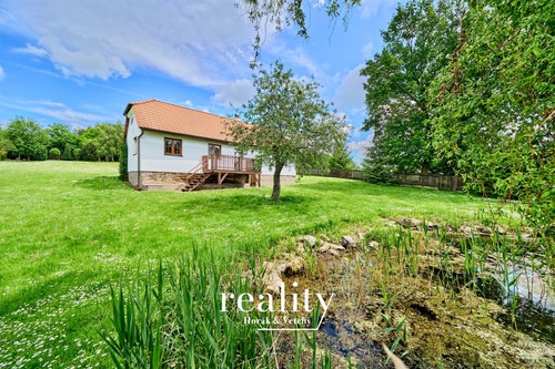 Prodaný dům 322 m², pozemek 9361 m²