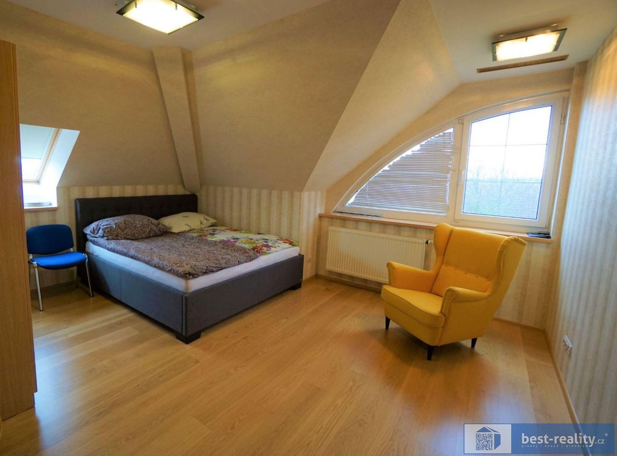 Prodej domu 676 m², pozemek 2737 m²