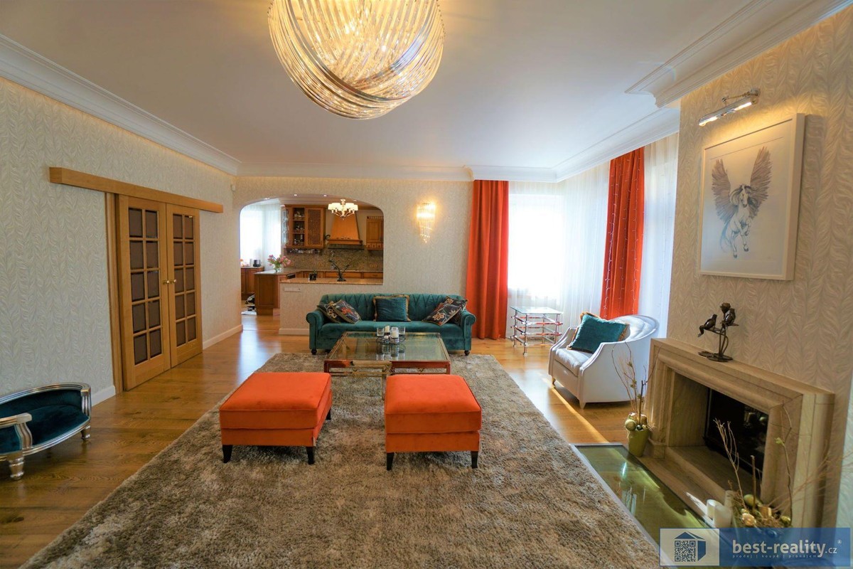 Prodej domu 676 m², pozemek 2737 m²