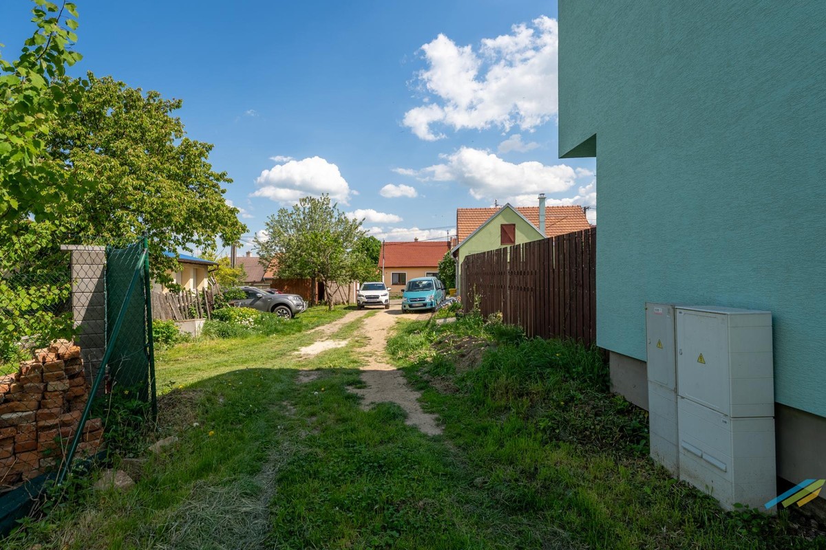 Prodej stavebního pozemku 996 m²