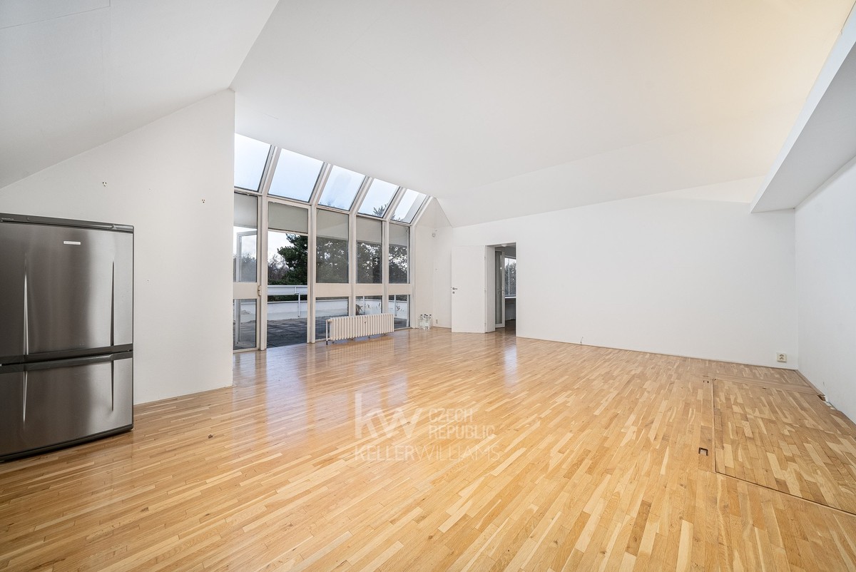 Prodej vily 747 m², pozemek 933 m²