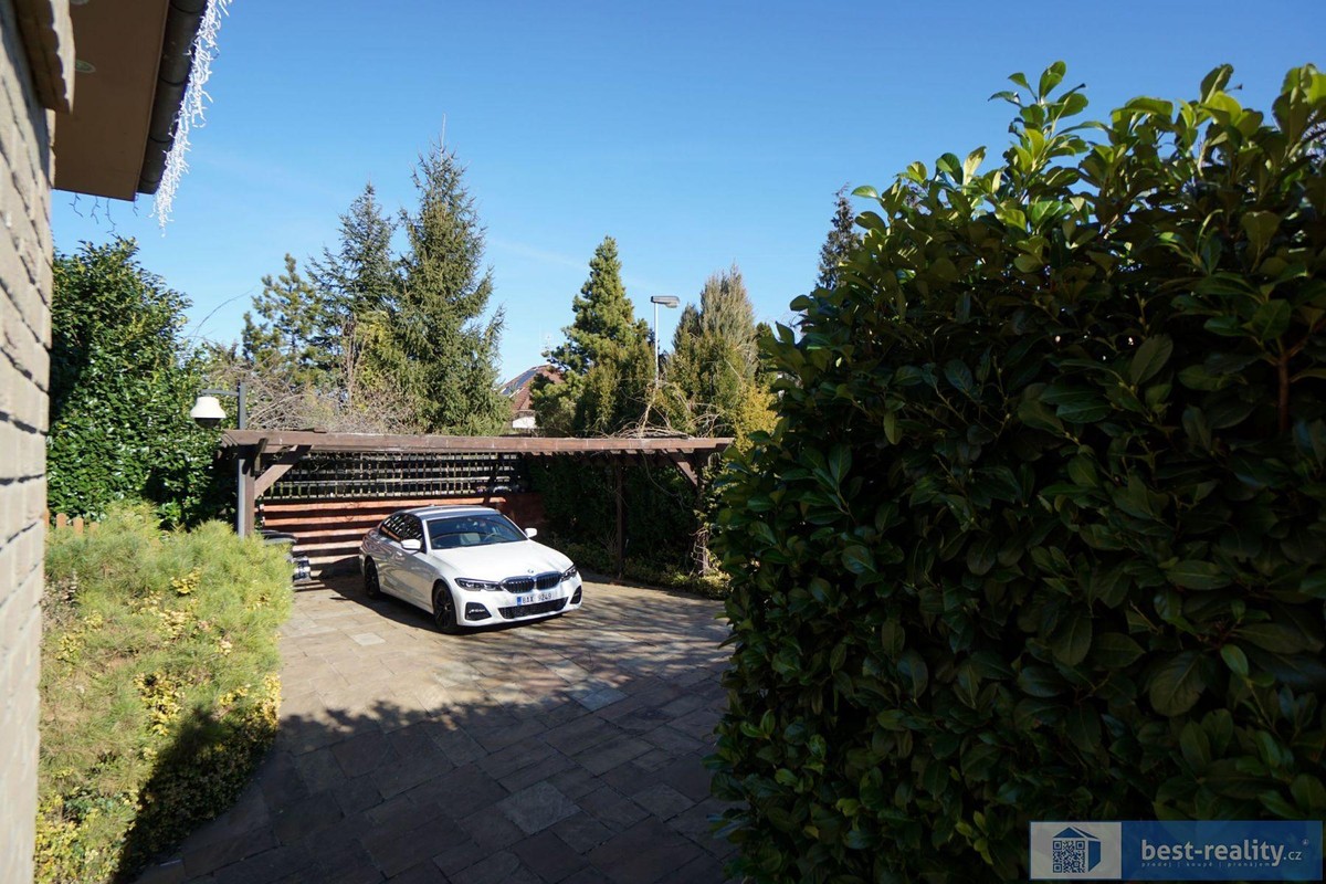 Prodej domu 676 m², pozemek 2737 m²