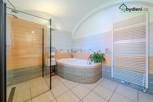 Prodej domu 240 m², pozemek 5595 m²