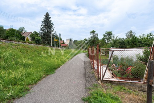 Prodej stavebního pozemku 1693 m²