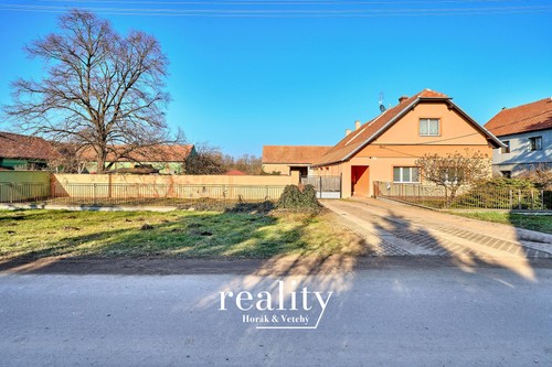 Prodej zemědělské usedlosti 500 m², pozemek 11645 m²