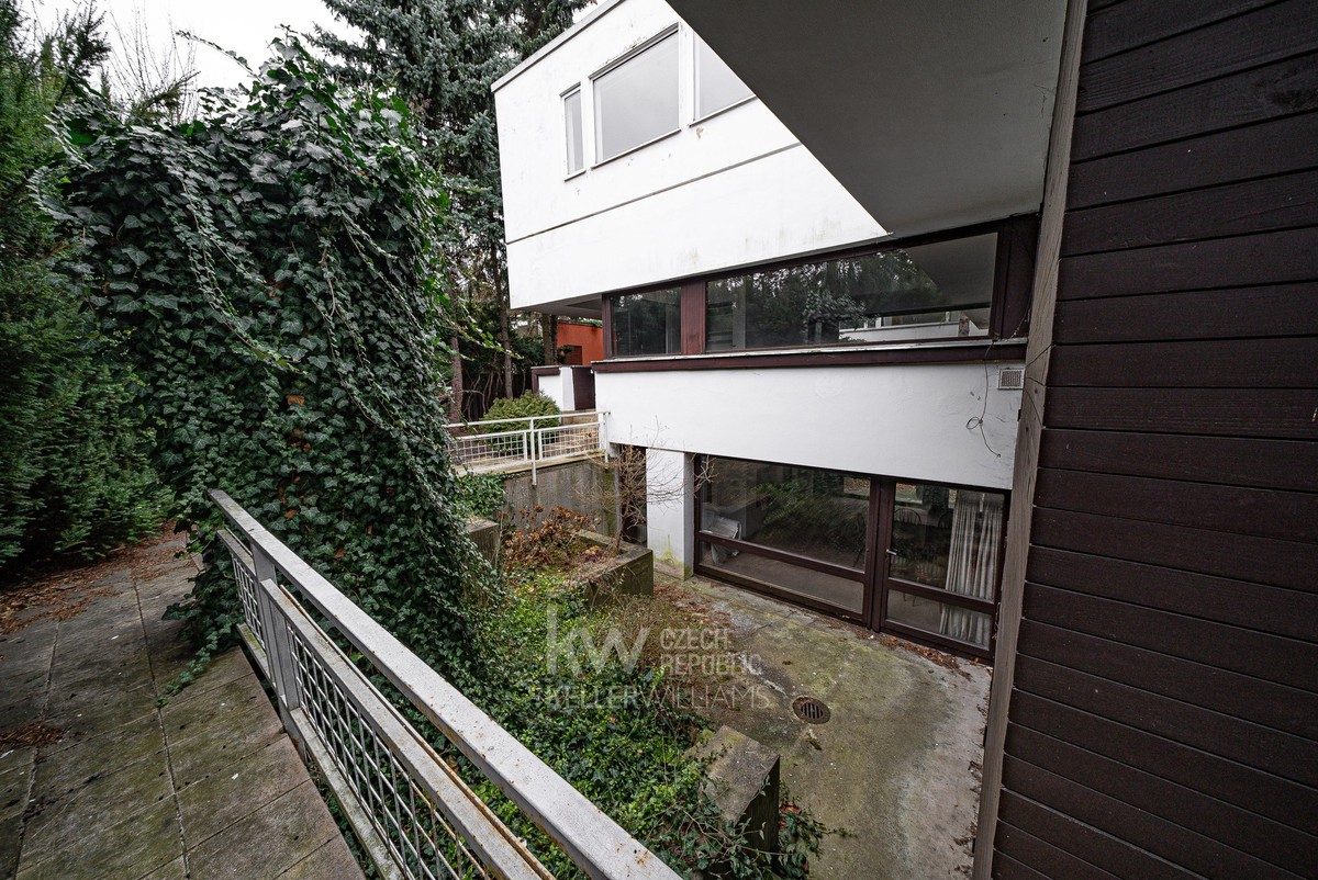Prodej vily 747 m², pozemek 933 m²