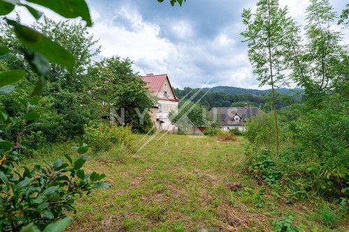 Prodej stavebního pozemku 1693 m²