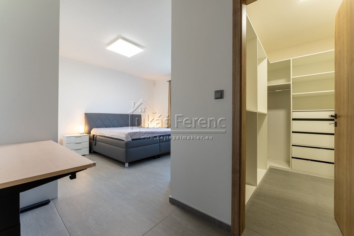 Prodej domu 221 m², pozemek 1950 m²