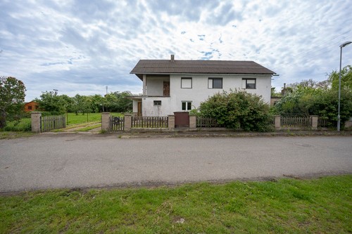 Prodaný dům 211 m², pozemek 885 m²