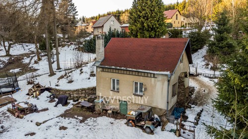 Prodaná chata 111 m², pozemek 305 m²