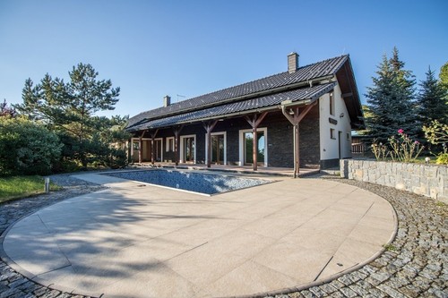 Prodaný dům 373 m², pozemek 13121 m²