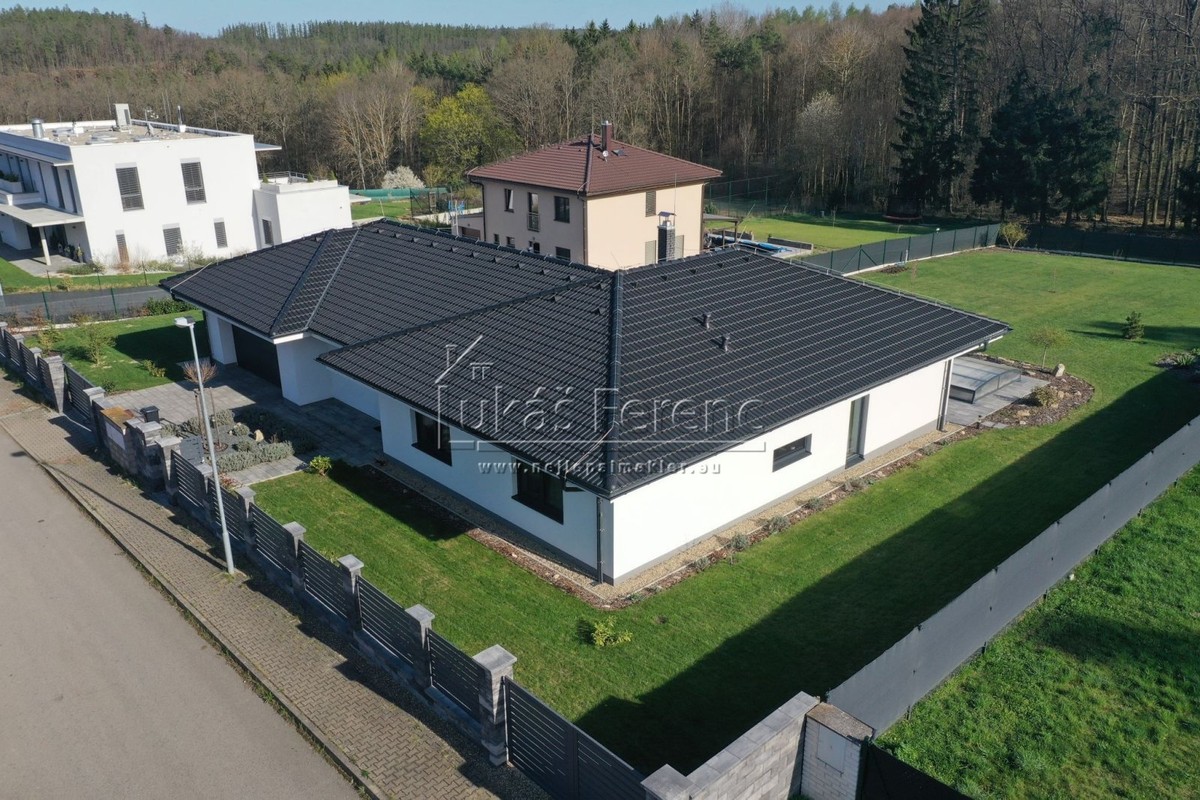 Prodej domu 221 m², pozemek 1950 m²