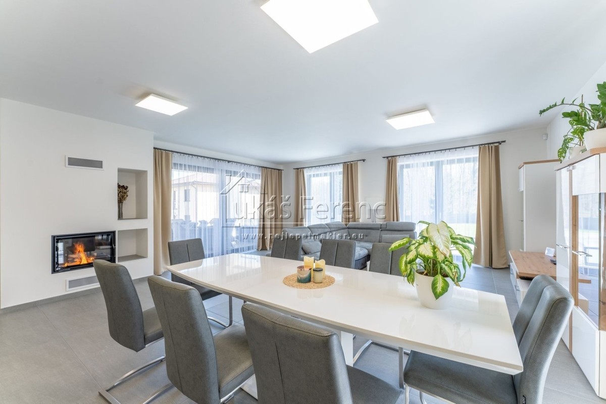 Prodej domu 221 m², pozemek 1950 m²
