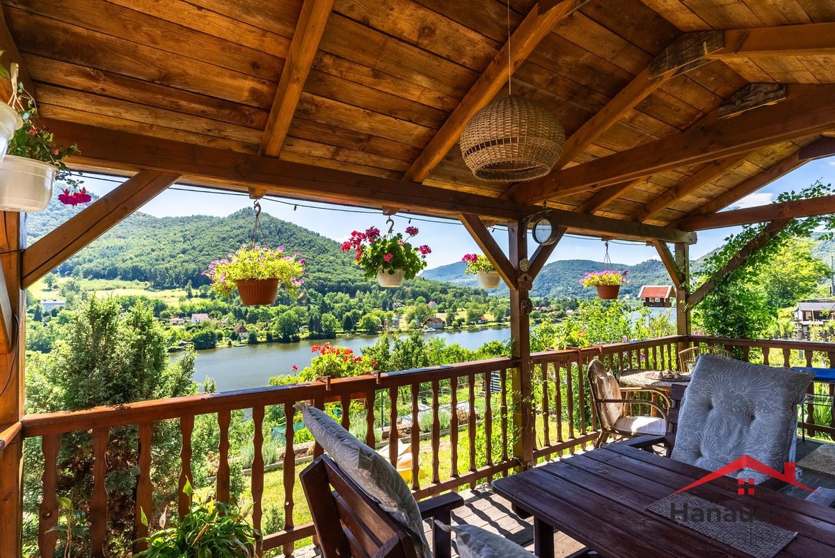 Prodej domu 178 m², pozemek 1299 m²