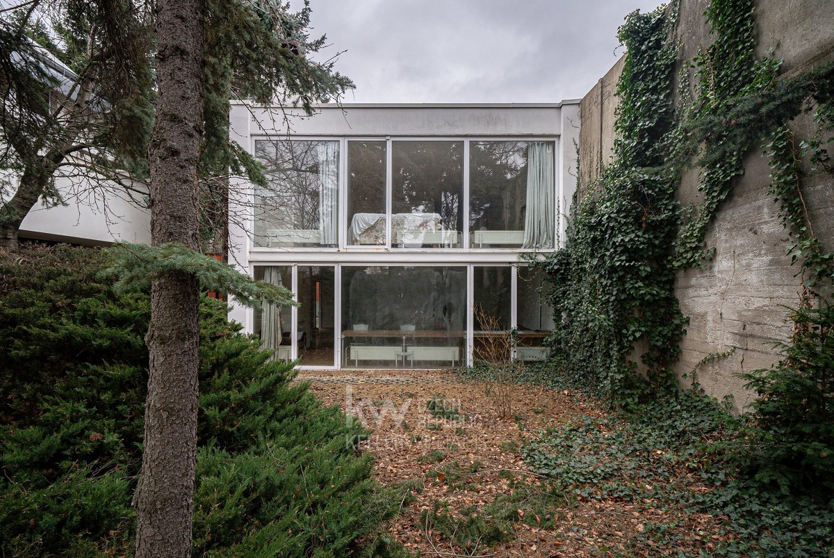 Prodej vily 747 m², pozemek 933 m²