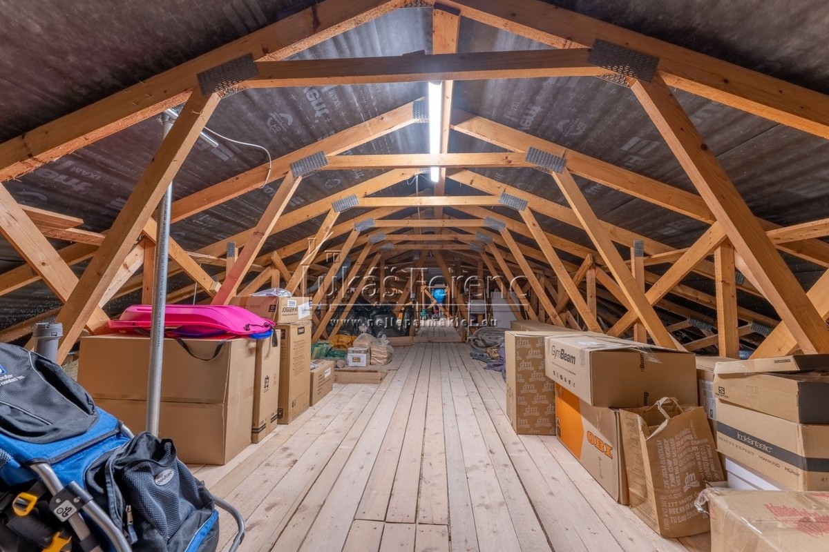 Prodej domu 221 m², pozemek 1950 m²