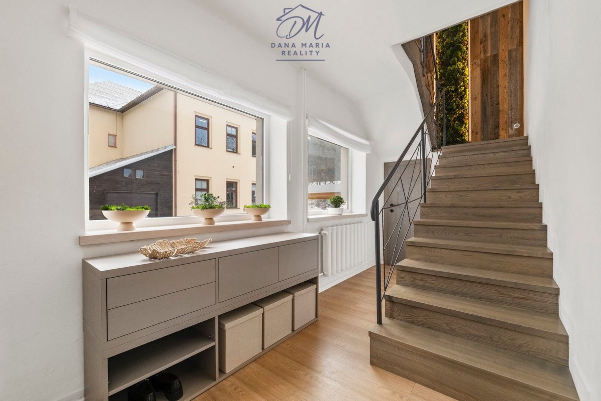 Prodej domu 218 m², pozemek 674 m²