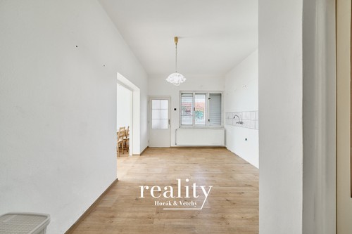 Prodej zemědělské usedlosti 500 m², pozemek 11645 m²