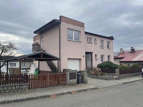 Prodaná vila 296 m², pozemek 815 m²
