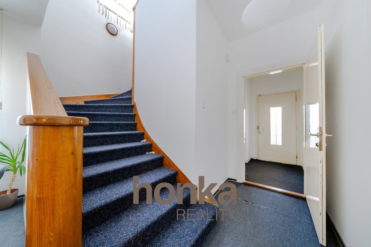 Prodej vily 183 m², pozemek 1161 m²
