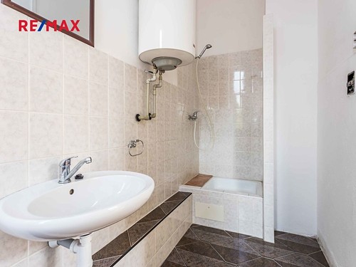 Prodaná vila 904 m², pozemek 1813 m²