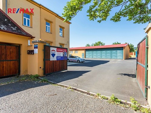 Prodaná vila 904 m², pozemek 1813 m²