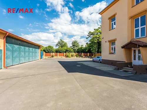 Prodaná vila 904 m², pozemek 1813 m²