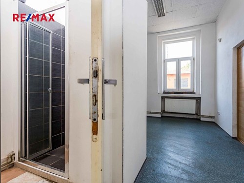 Prodaná vila 904 m², pozemek 1813 m²