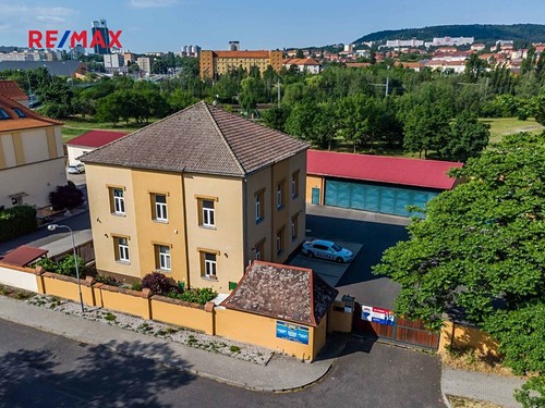 Prodaná vila 904 m², pozemek 1813 m²
