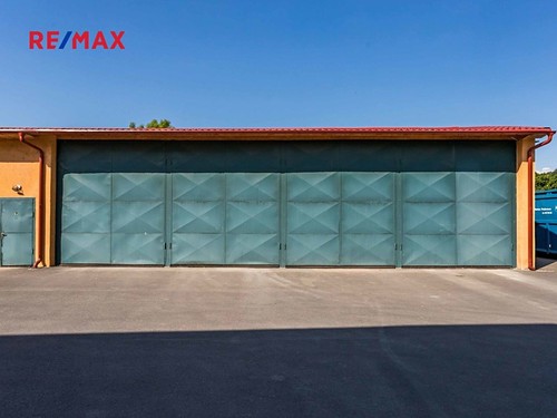 Prodaná vila 904 m², pozemek 1813 m²