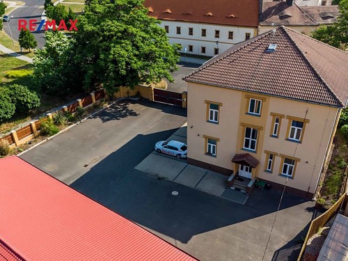 Prodaná vila 904 m², pozemek 1813 m²