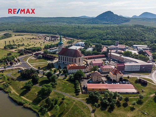 Prodaná vila 904 m², pozemek 1813 m²