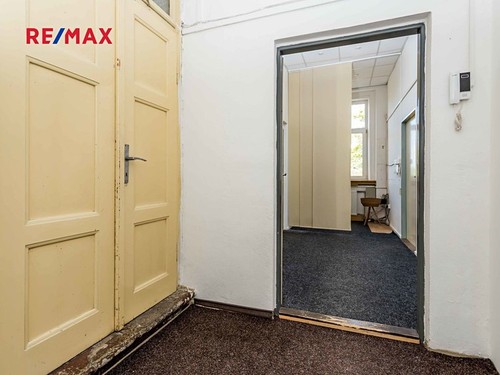 Prodaná vila 904 m², pozemek 1813 m²