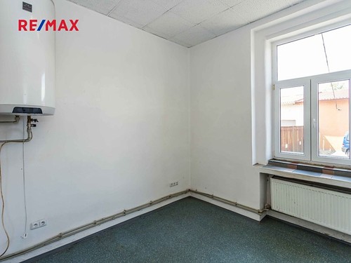 Prodaná vila 904 m², pozemek 1813 m²