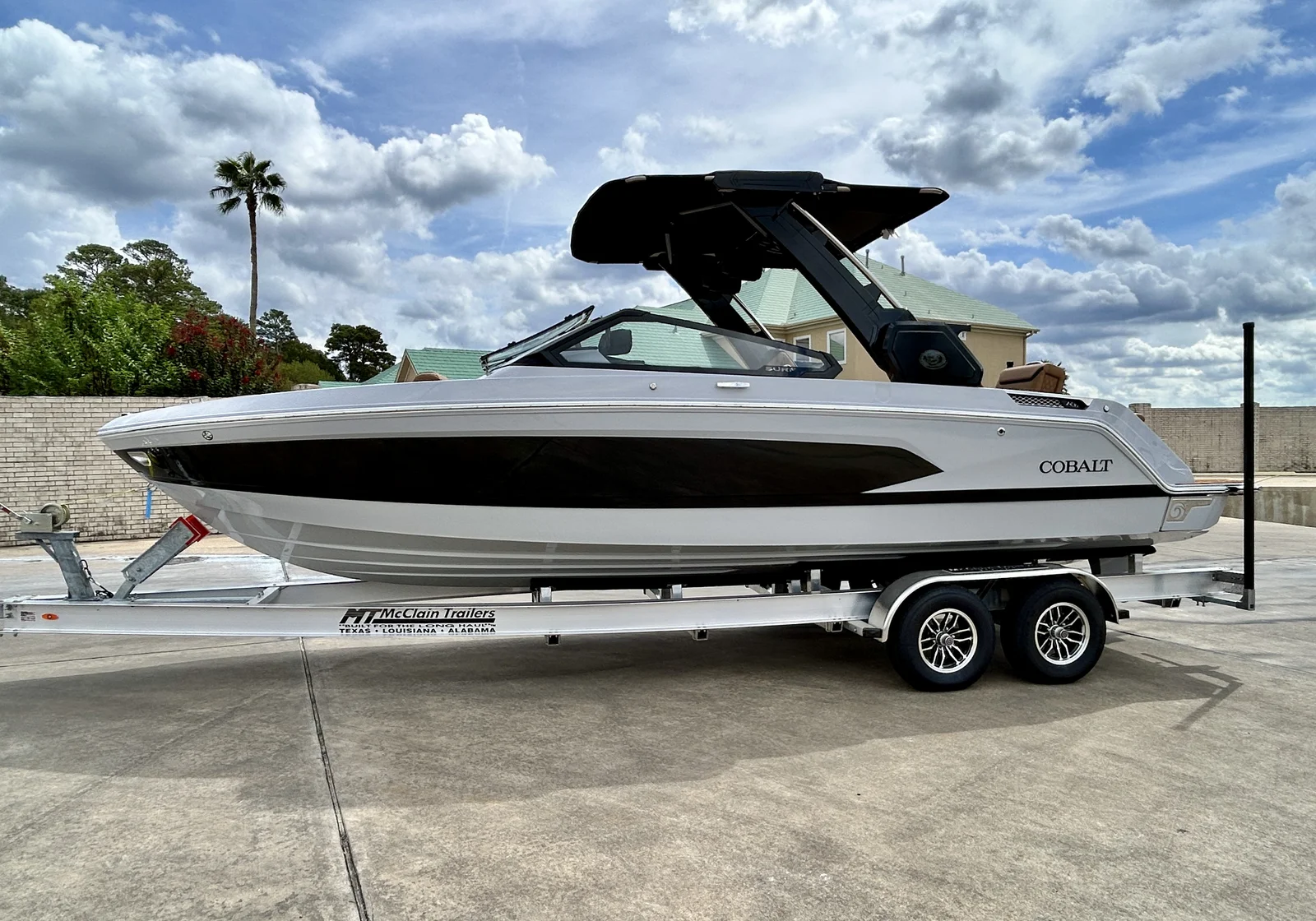 2027 Cobalt Boats R26 Surf - 3