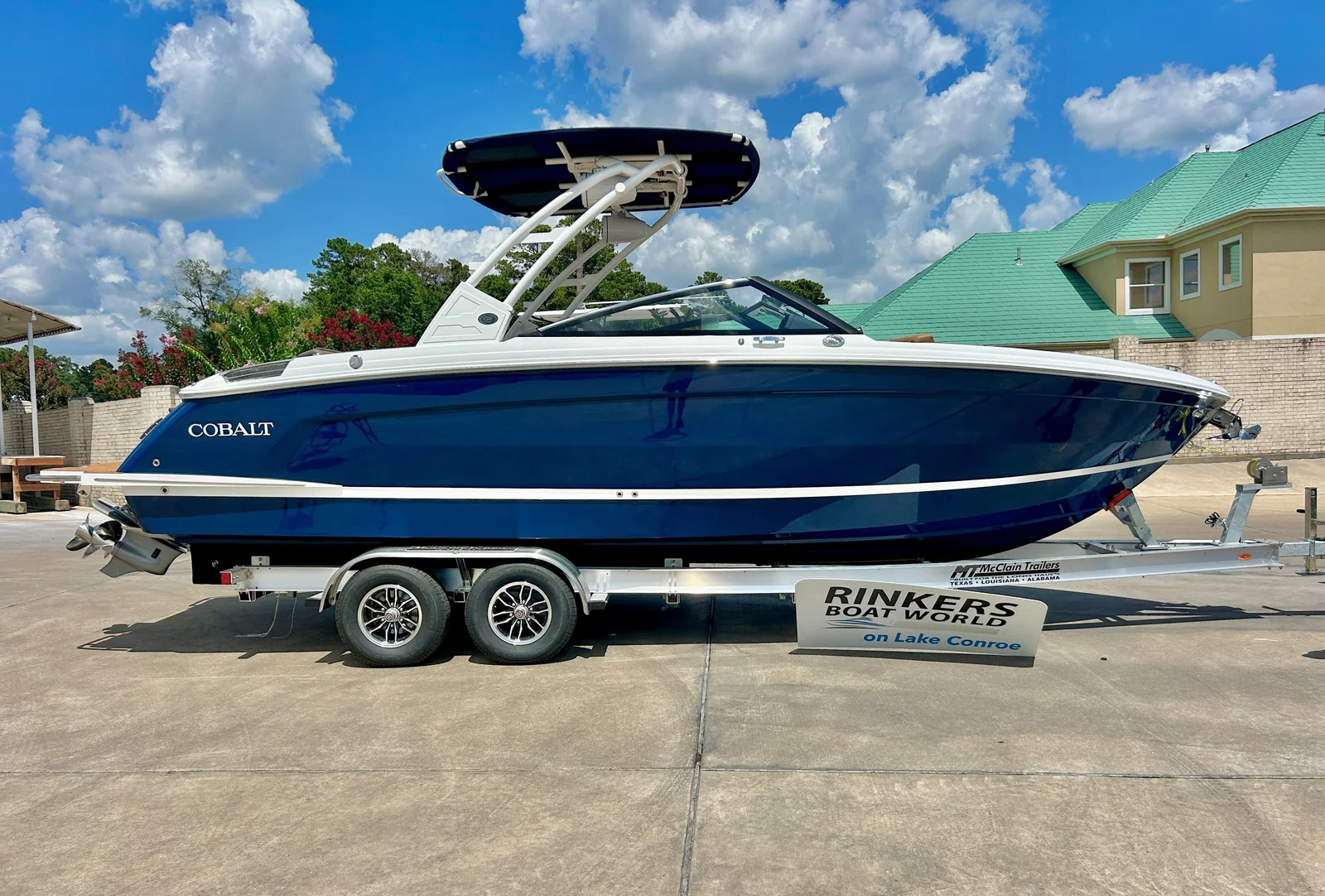 2027 Cobalt Boats R8 - 2