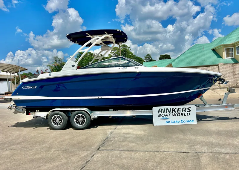 2027 Cobalt Boats R8