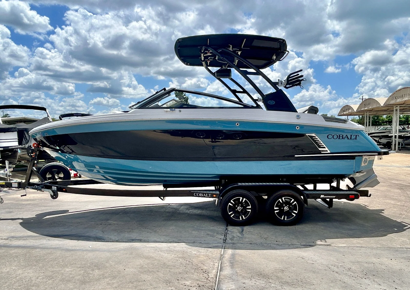 2027 Cobalt Boats R4 SURF - 2