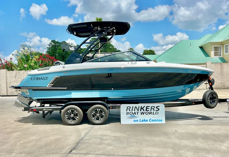 2027 Cobalt Boats R4 SURF