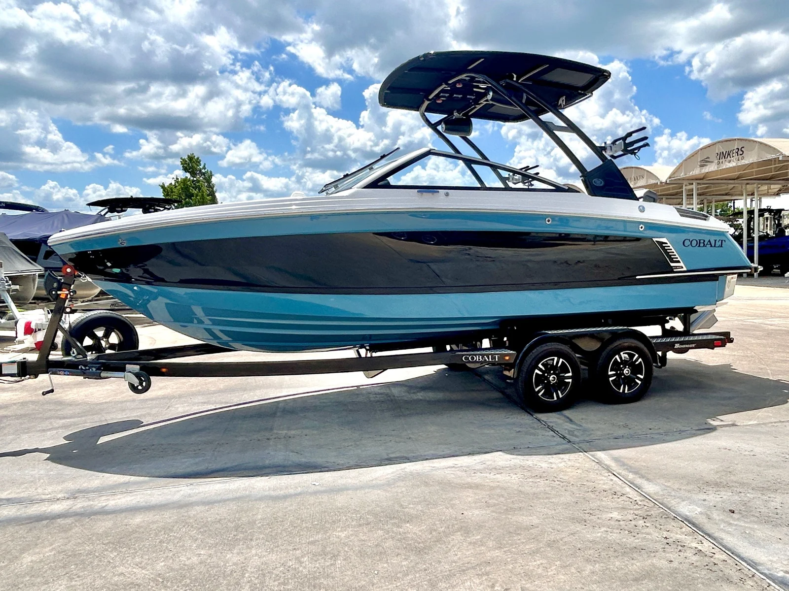 2027 Cobalt Boats R4 SURF - 3
