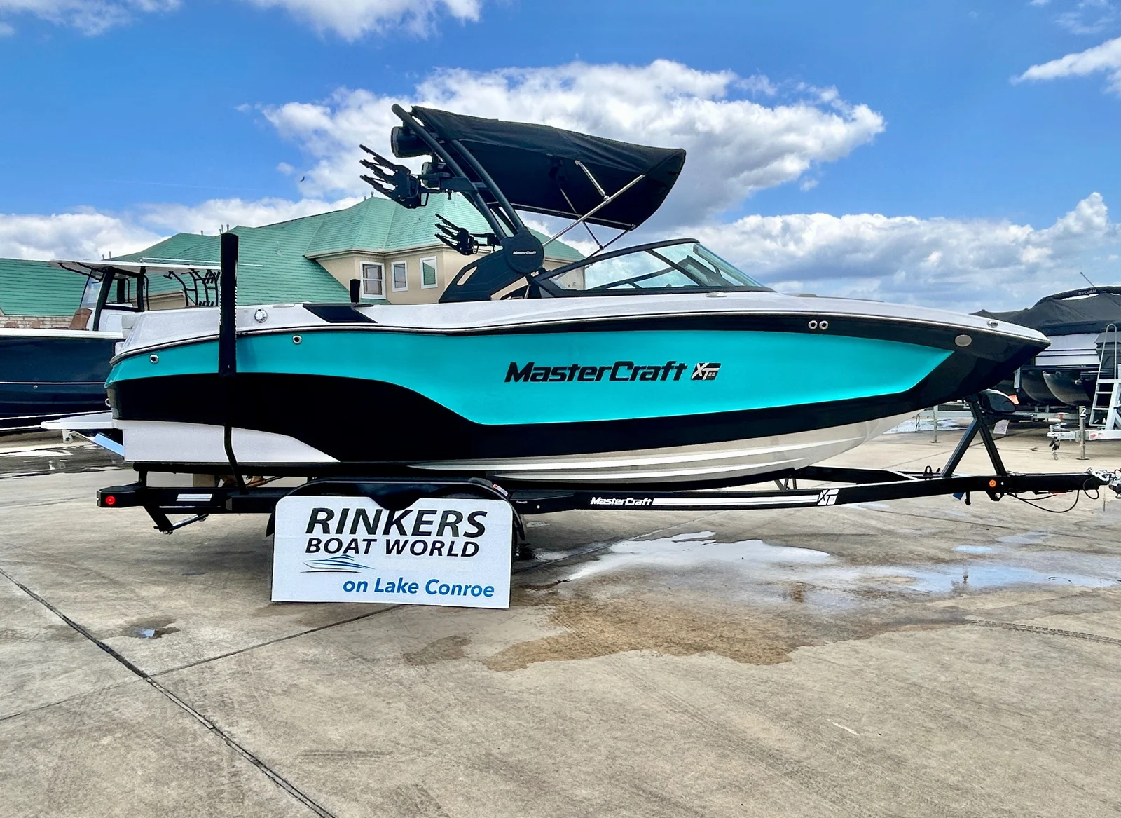 2026 MasterCraft XT22 - 2
