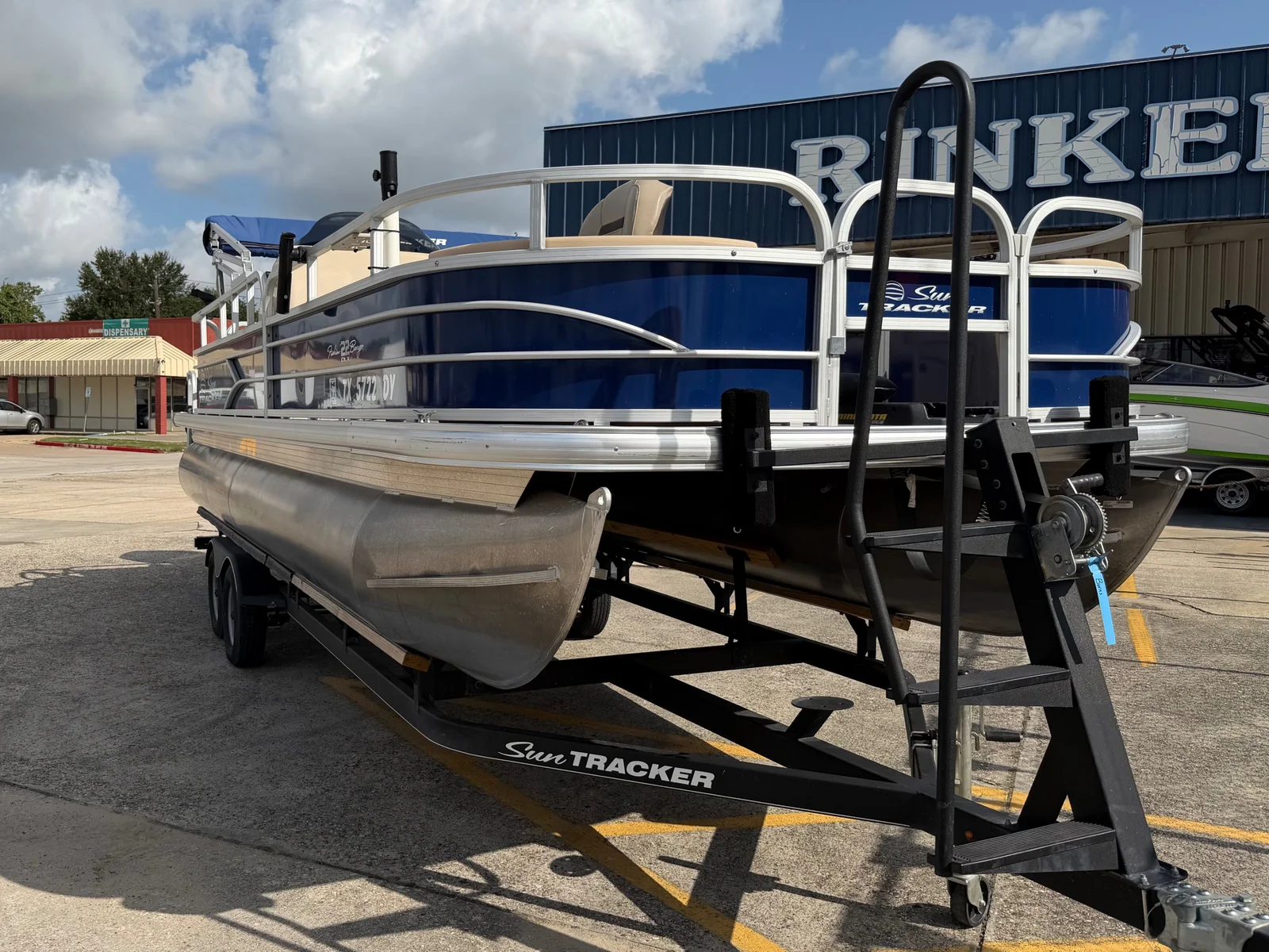 2017 Sun Tracker Fishing Barge 22 DLX - 3