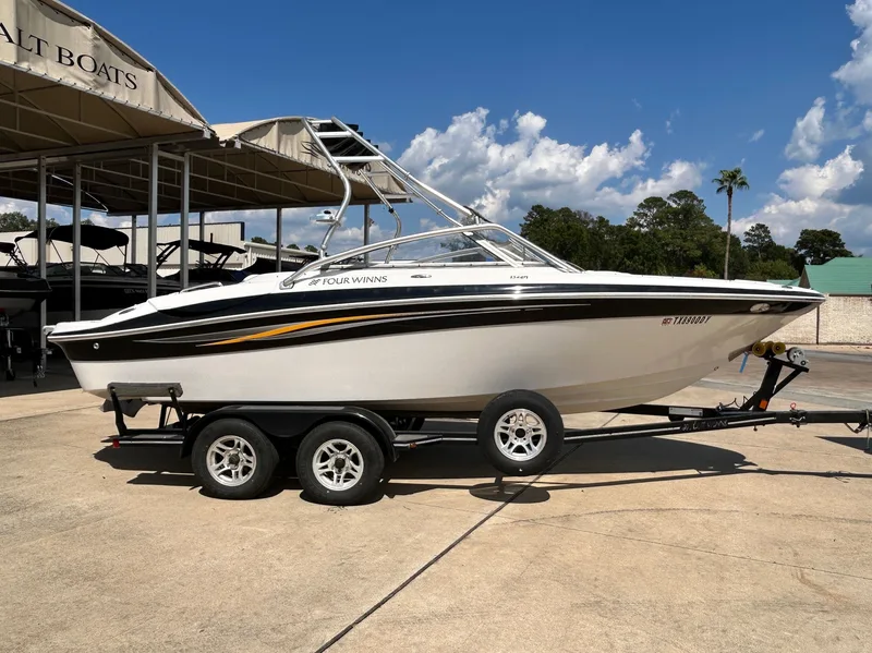 2008 Four Winns H220