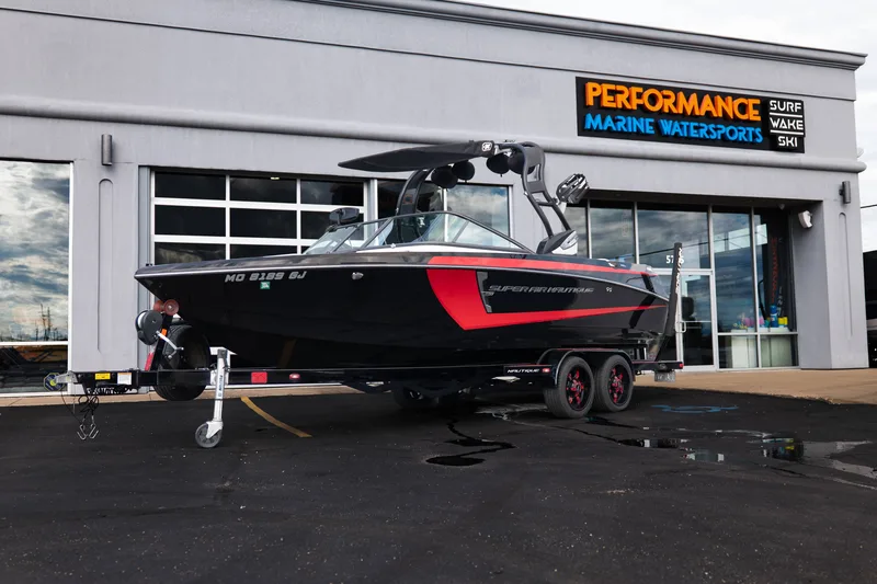 2016 Nautique 230