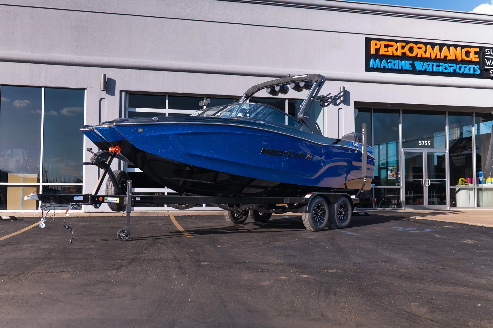 2027 MasterCraft XT22 - 1