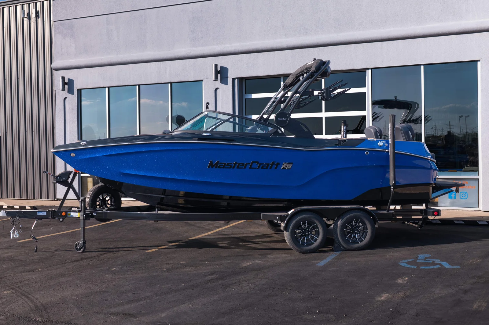 2027 MasterCraft XT22 - 3