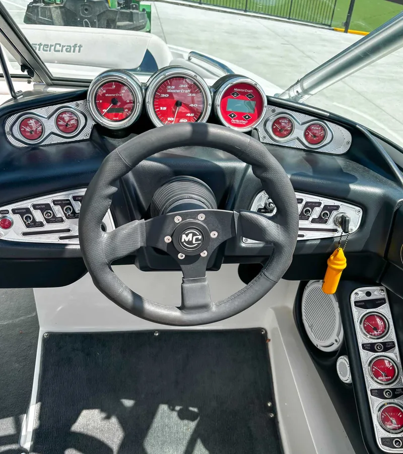 2006 MasterCraft X2, photo 14 of 18